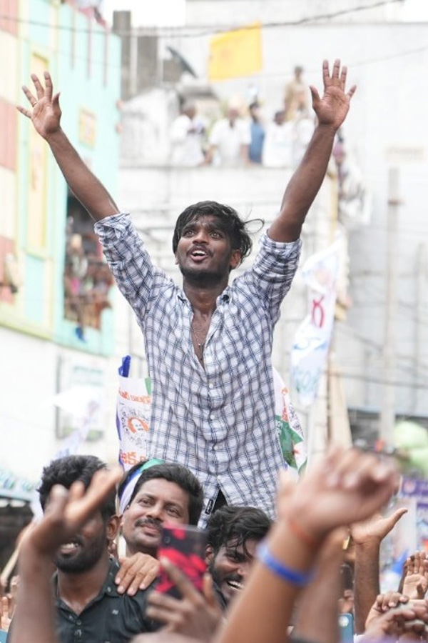 AP CM YS Jagan Rajanagaram Siddham Election Campaign Photos5