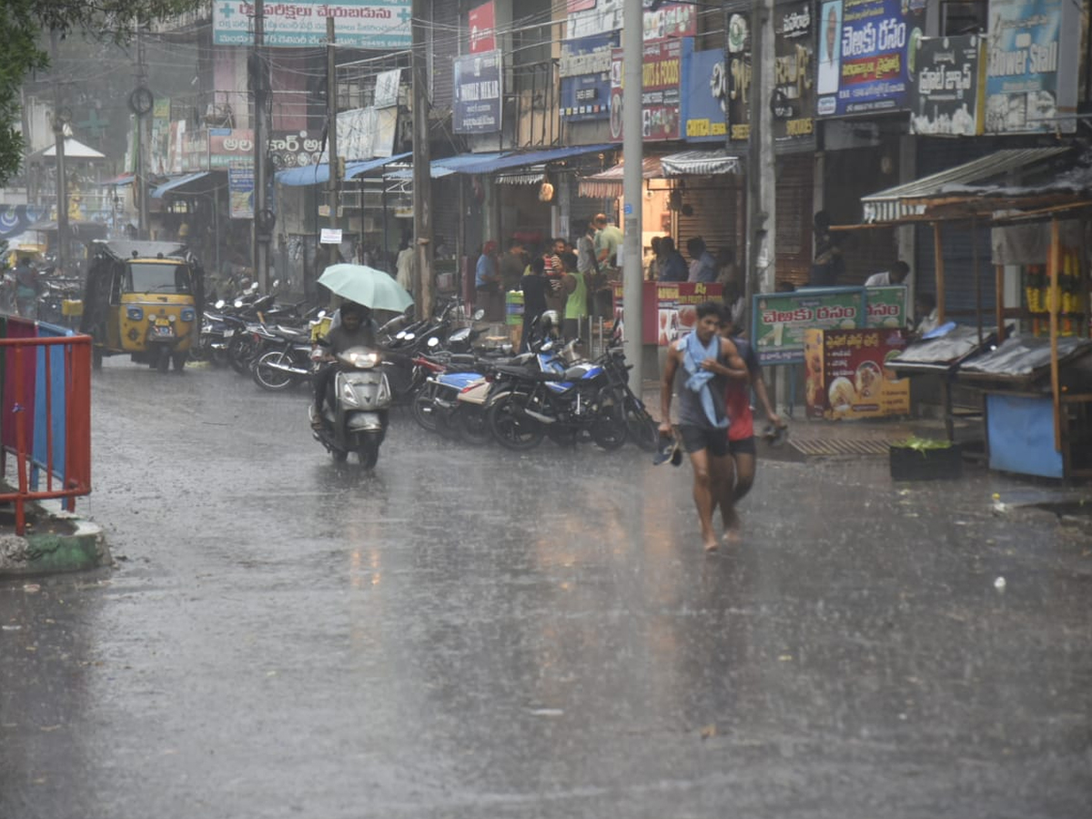 Heavy Rains In Andhra Pradesh5