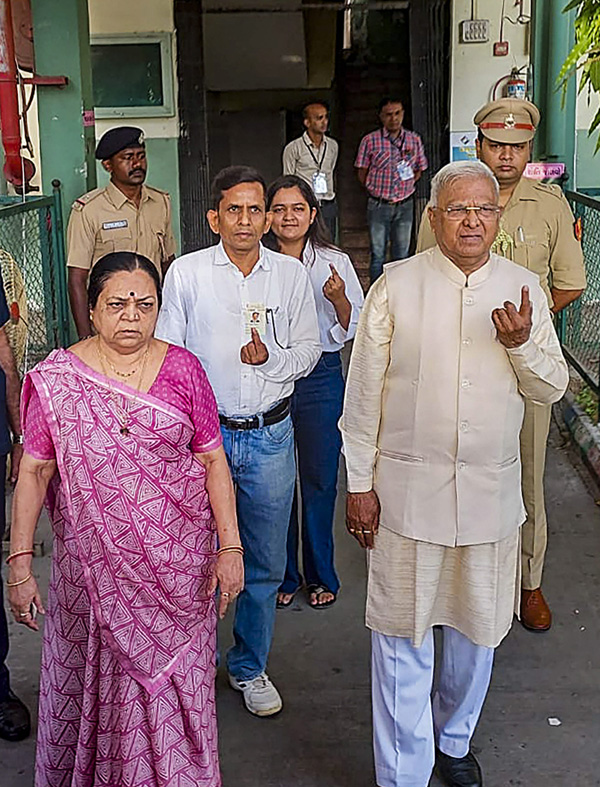  3rd Phase of Lok Sabha Election Polling Photo11