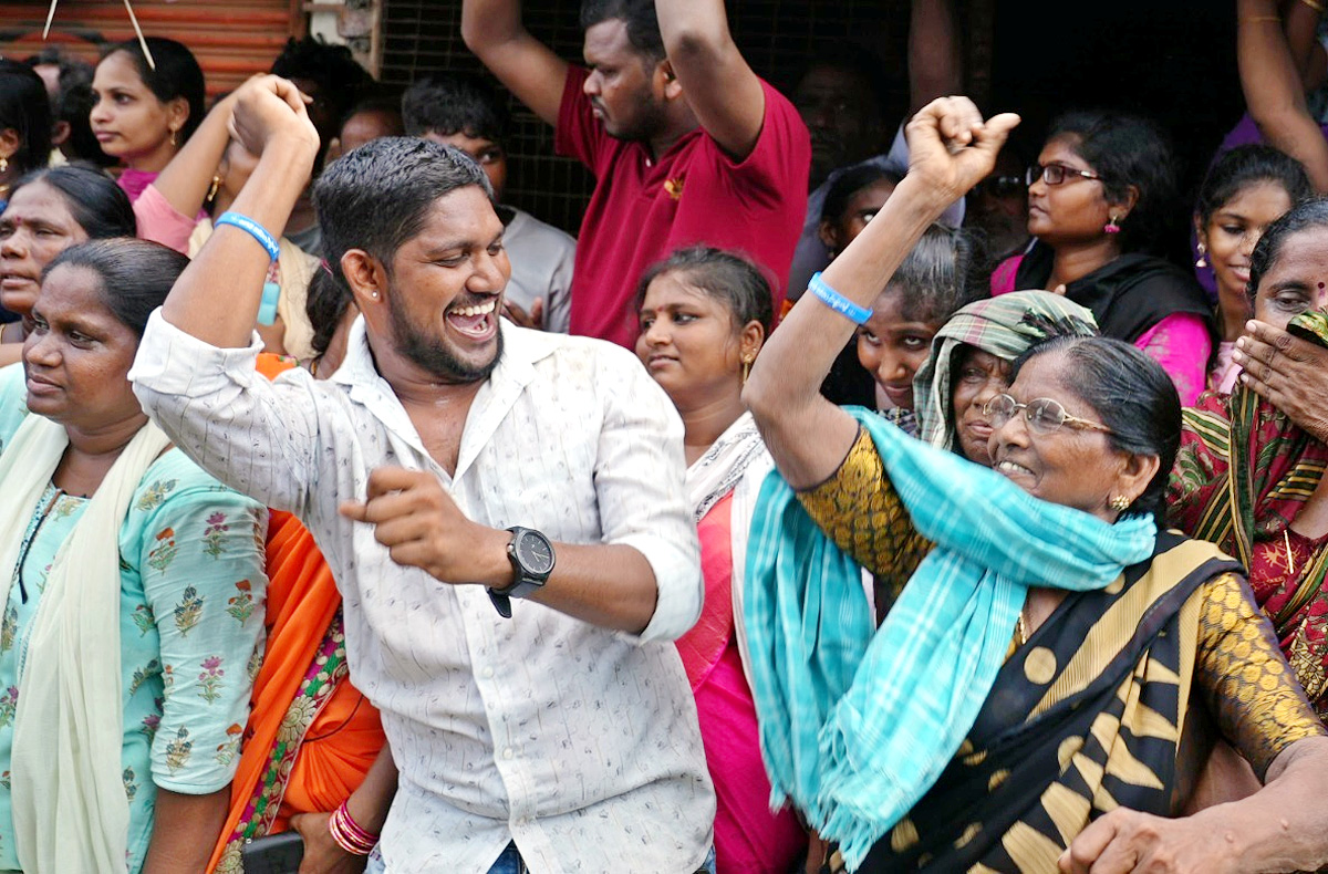 AP CM YS Jagan Rajanagaram Siddham Election Campaign Photos3