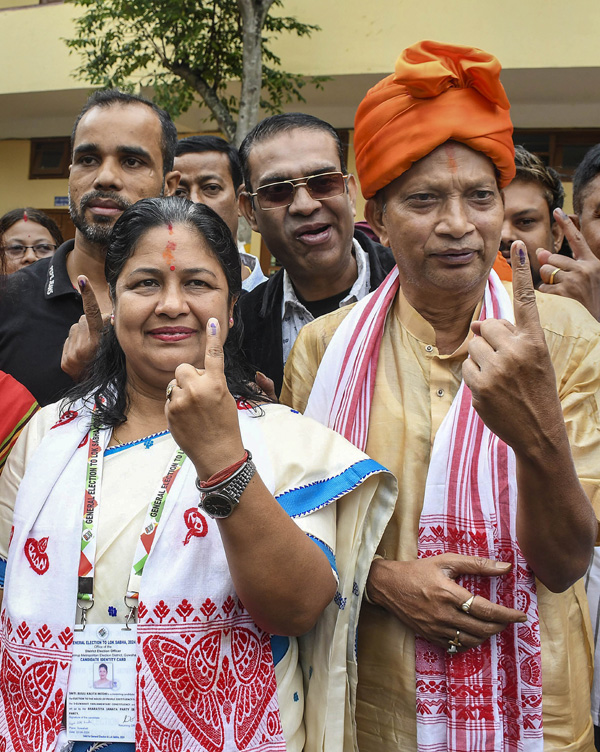  3rd Phase of Lok Sabha Election Polling Photo21