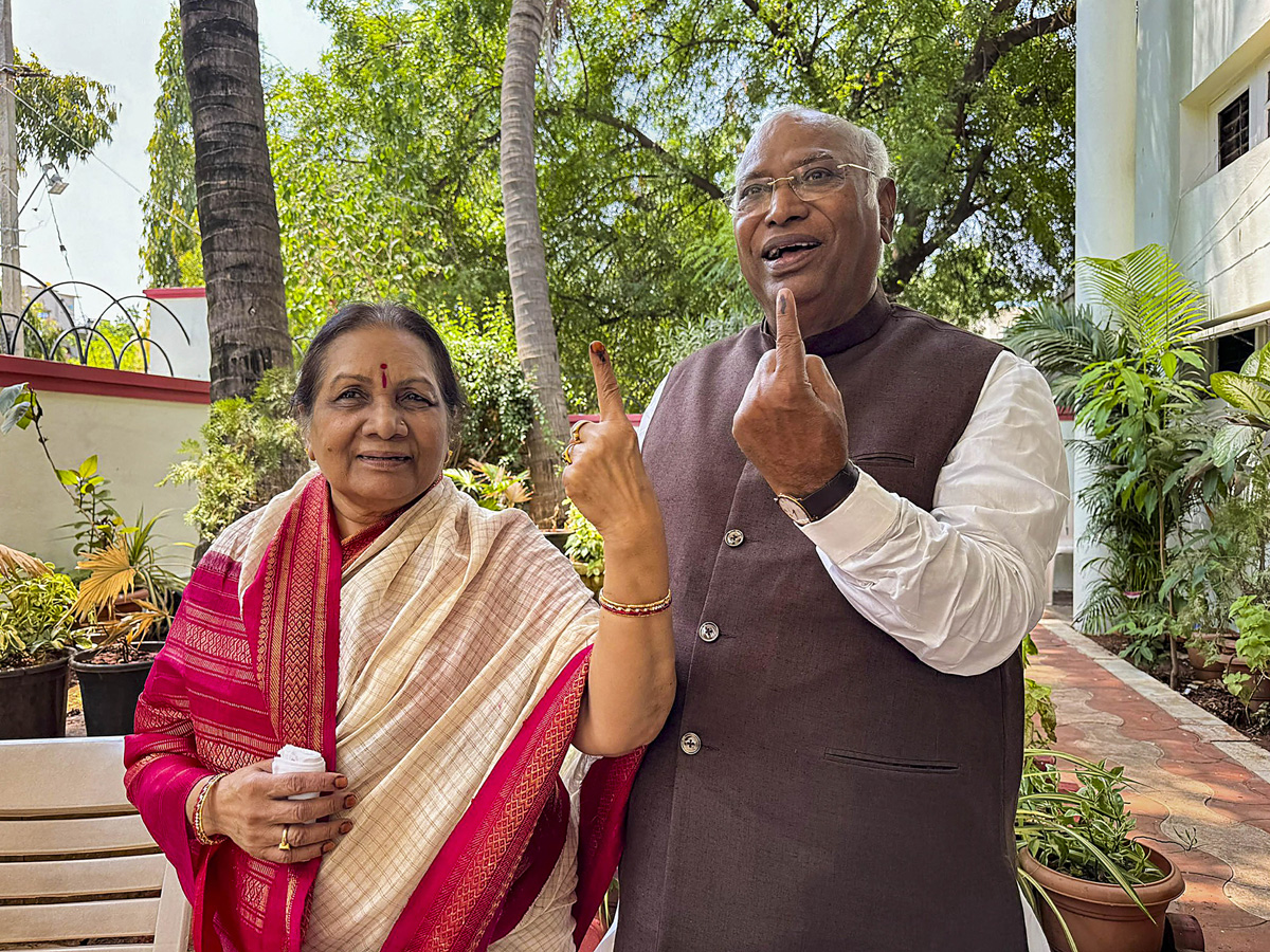  3rd Phase of Lok Sabha Election Polling Photo22