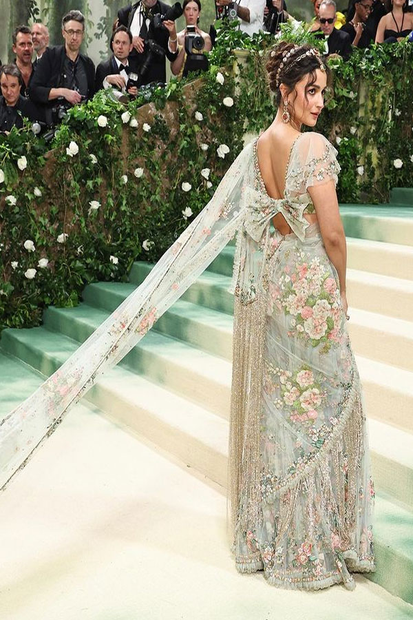 Met Gala 2024: Alia Bhatt Saree Pics Goes Viral3