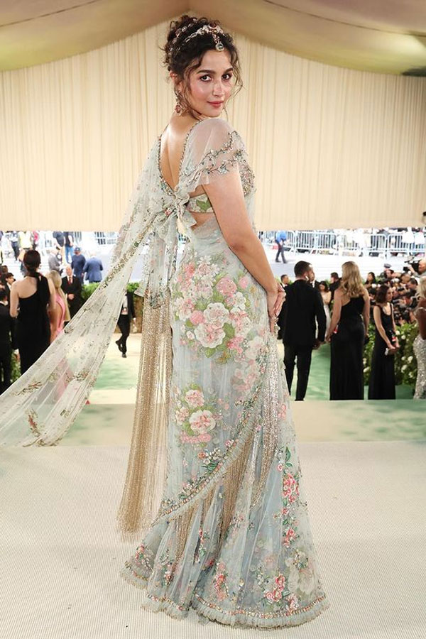 Met Gala 2024: Alia Bhatt Saree Pics Goes Viral4