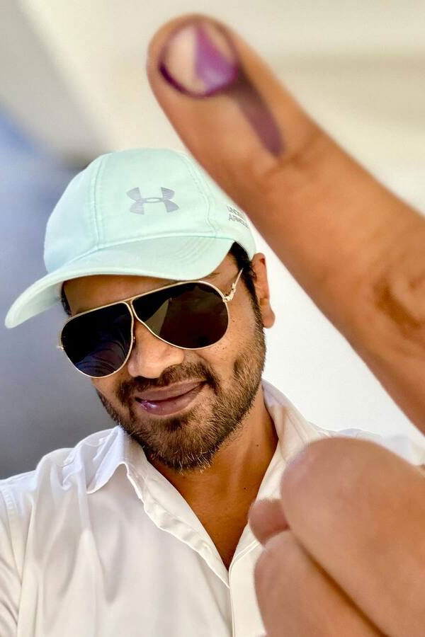 Cine celebrities casting their votes in every election13