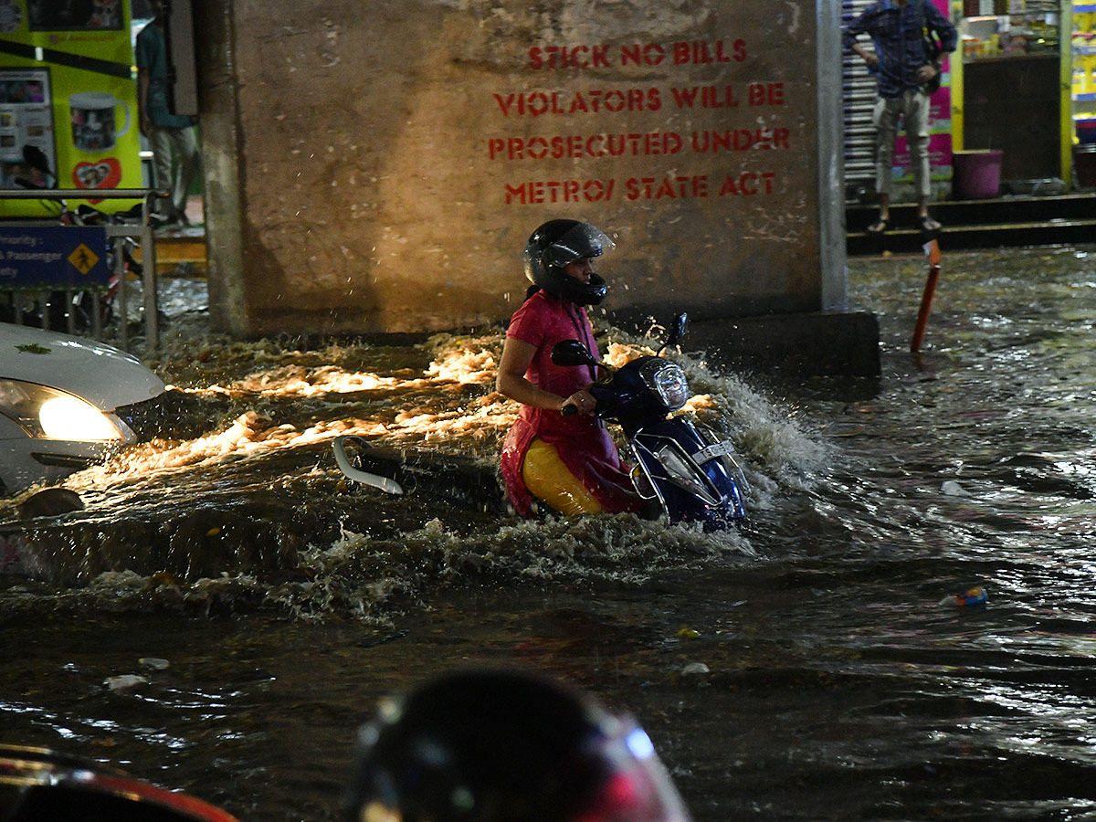 Heavy Rain in Hyderabad Today Photos1