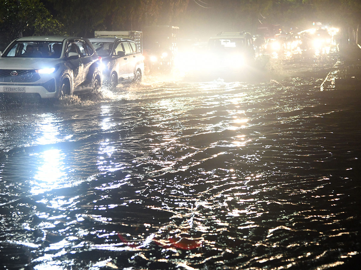 Heavy Rain in Hyderabad Today Photos13