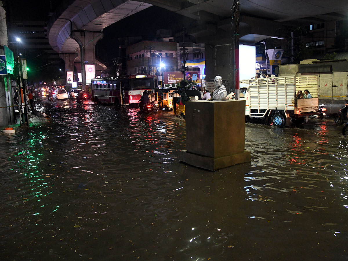 Heavy Rain in Hyderabad Today Photos24