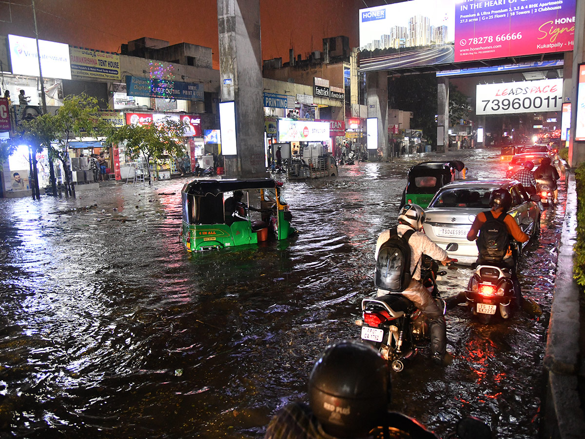 Heavy Rain in Hyderabad Today Photos37