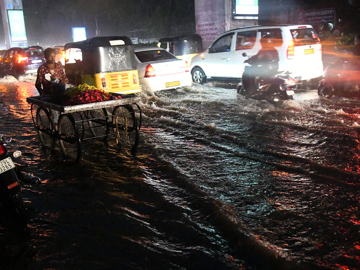 Heavy Rain in Hyderabad Today Photos5