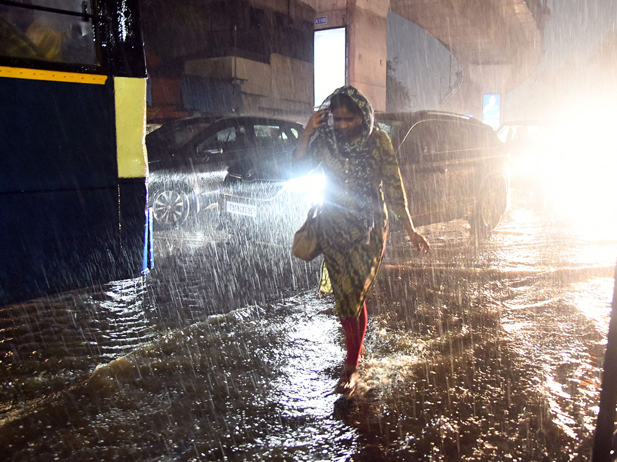 Heavy Rain in Hyderabad Today Photos7