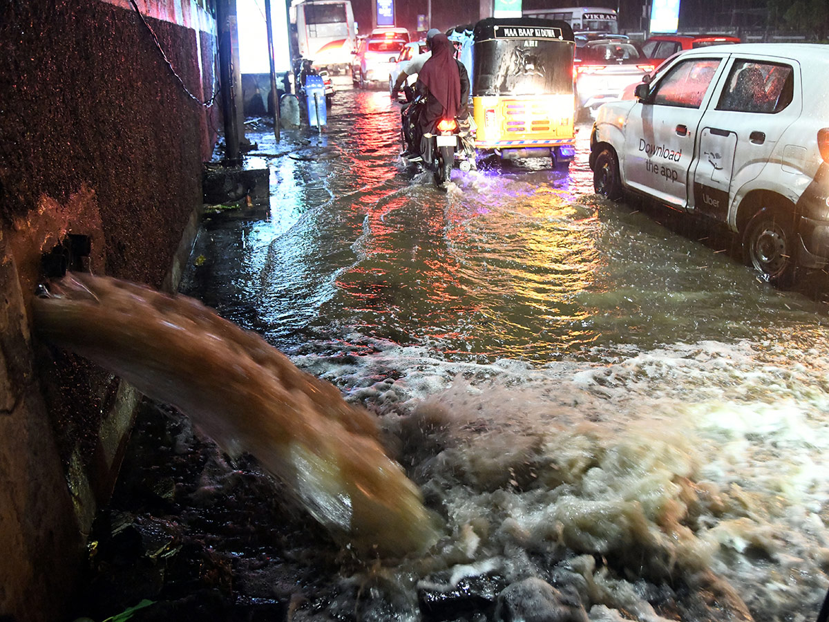 Heavy Rain in Hyderabad Today Photos8