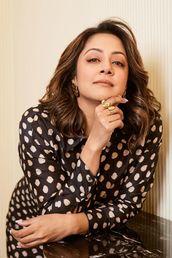 Kollywood Queen Jyothika Stylish Photos Viral12