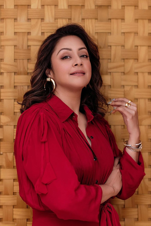 Kollywood Queen Jyothika Stylish Photos Viral6