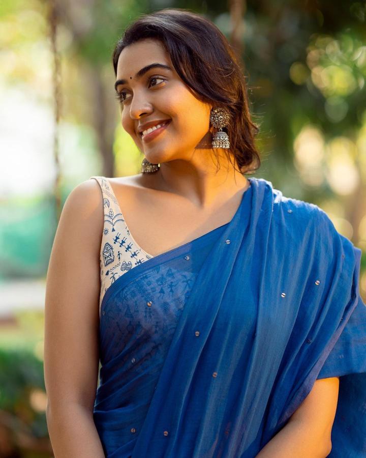 Shivathmika Rajashekar Latest Saree HD Photos Goes Viral11