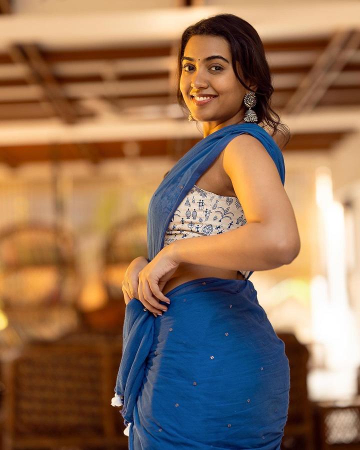 Shivathmika Rajashekar Latest Saree HD Photos Goes Viral12