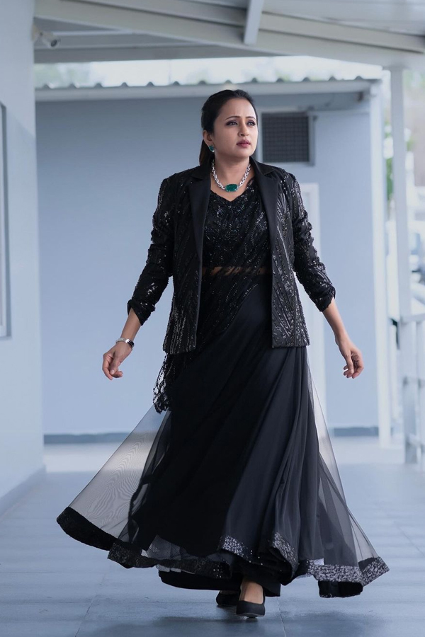 'Life Itself Is A Long Lesson': Suma Kanakala Latest Photos Goes Viral6