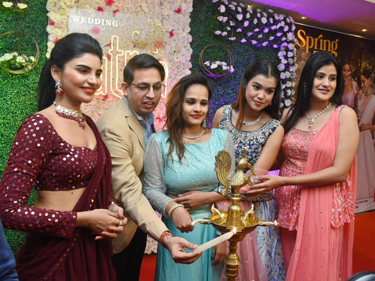 Models in Sutraa Exhibition held At Hyderabad Photos1