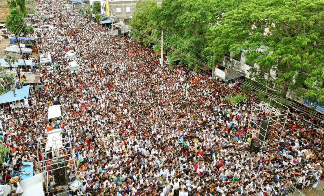 CM YS Jagan Mohan Reddy Public Meeting Ichapuram Srikakulam District Photos1