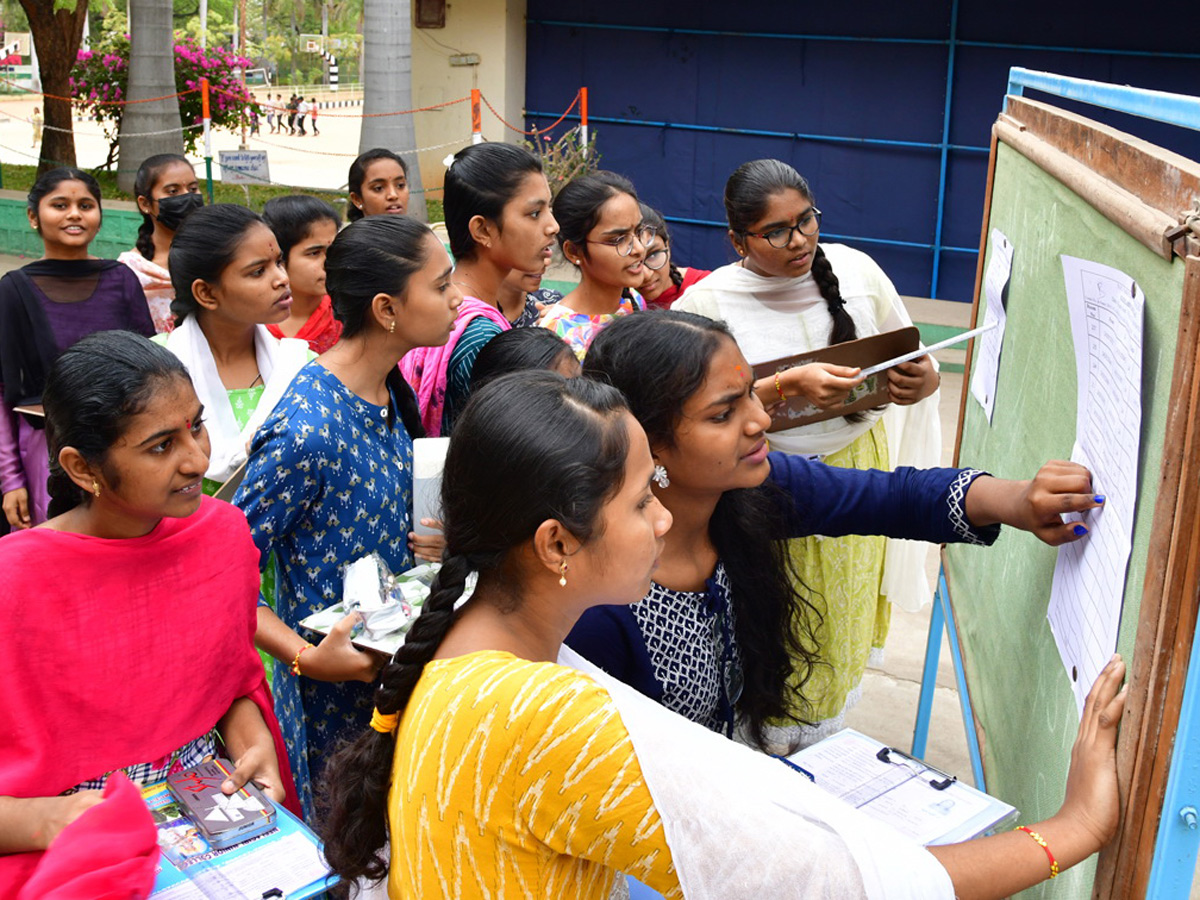 Best Photos of The Day in AP and Telangana Photo Gallery1