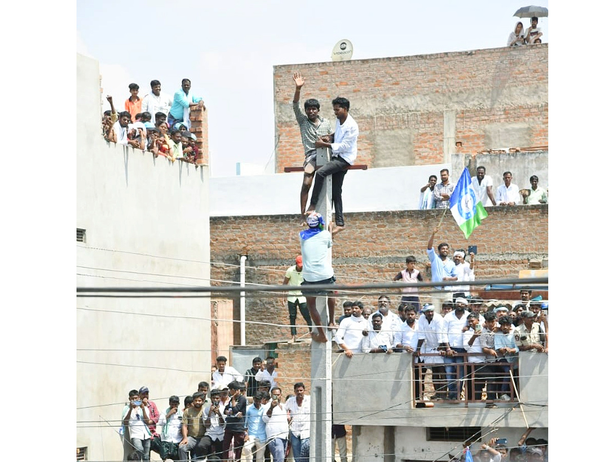 AP CM YS Jagan Public Meeting at Kalyanadurgam Photos2