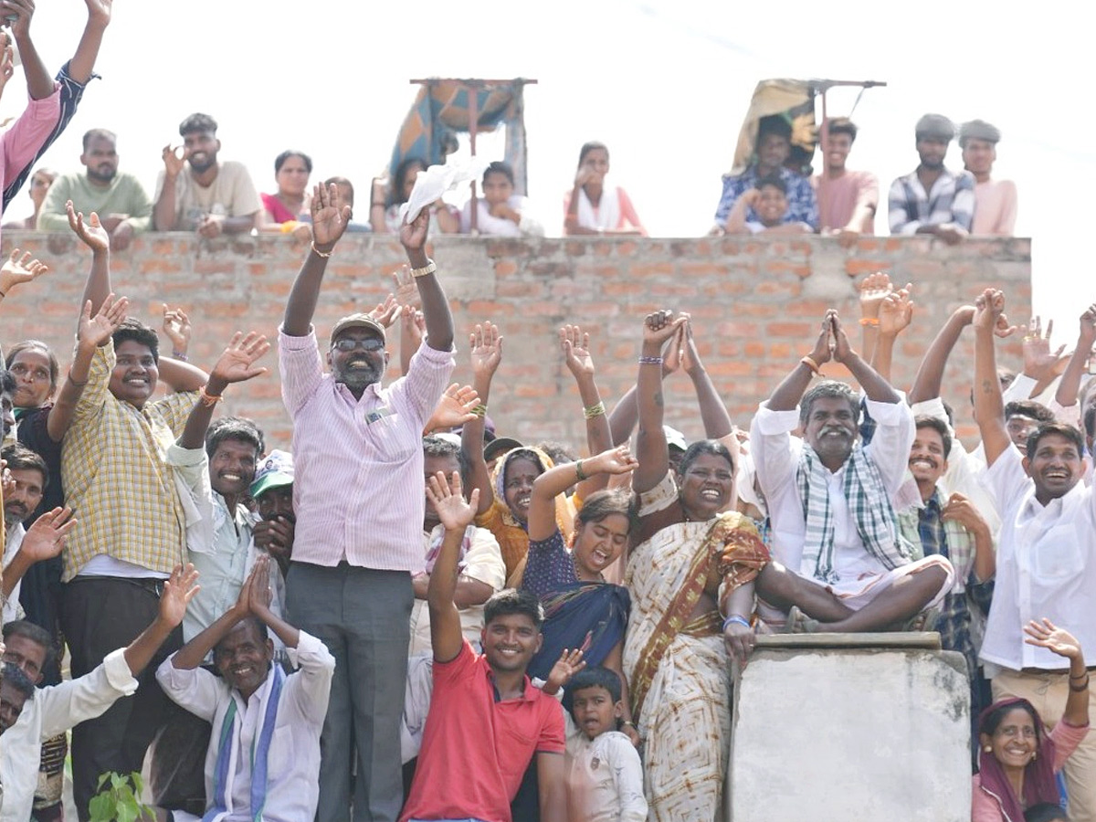 AP CM YS Jagan Public Meeting at Kalyanadurgam Photos14