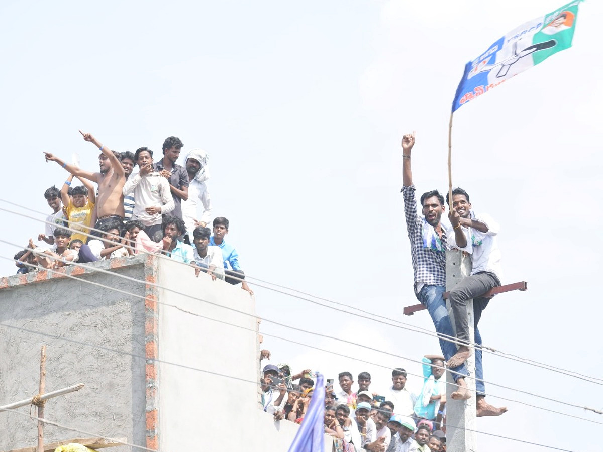 AP CM YS Jagan Public Meeting at Kalyanadurgam Photos15