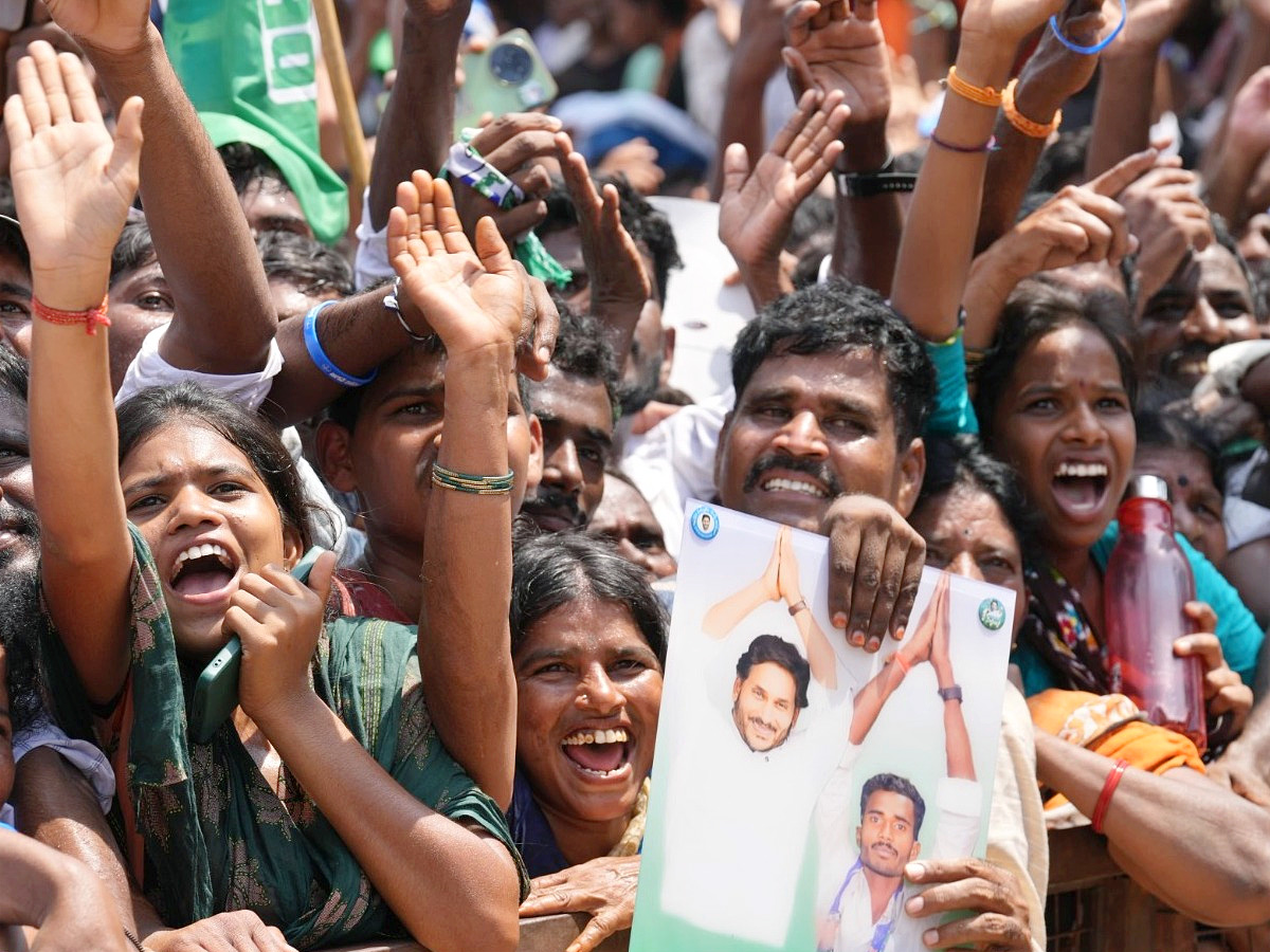 AP CM YS Jagan Public Meeting at Kalyanadurgam Photos20