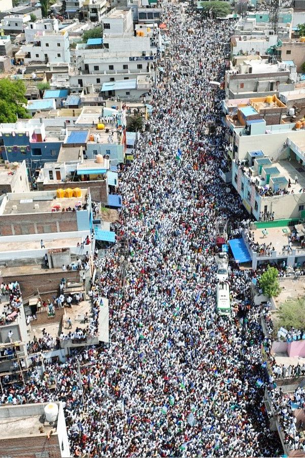 AP CM YS Jagan Public Meeting at Kalyanadurgam Photos10