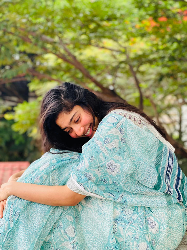 Actress Sai Pallavi Unseen and Rare Photos7