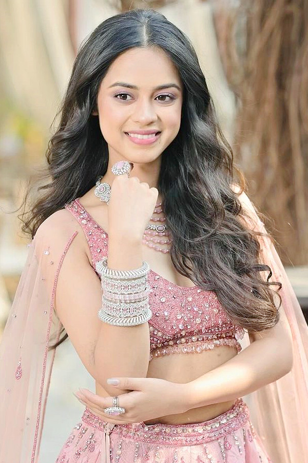 Laapataa Ladies Actress Nitanshi Goel Trending Photos15