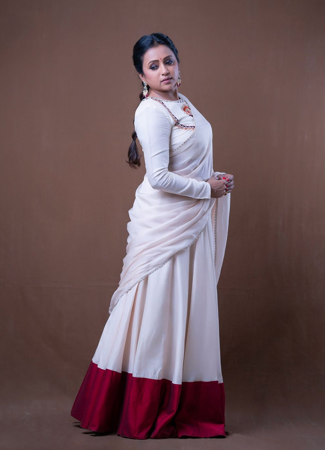 Anchor Suma Kanakala Looks Beautiful In Anarkali Dress 16