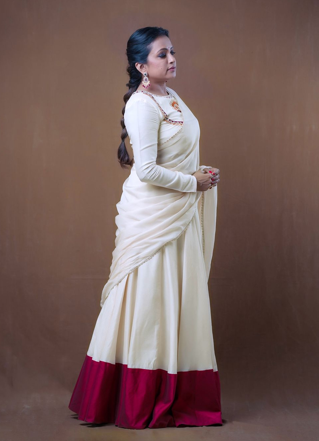 Anchor Suma Kanakala Looks Beautiful In Anarkali Dress 17