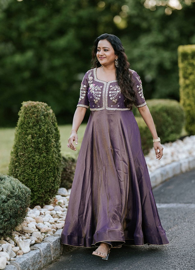 Anchor Suma Kanakala Looks Beautiful In Anarkali Dress 4