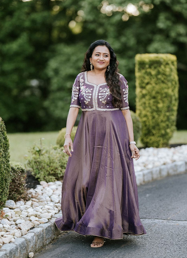 Anchor Suma Kanakala Looks Beautiful In Anarkali Dress 9