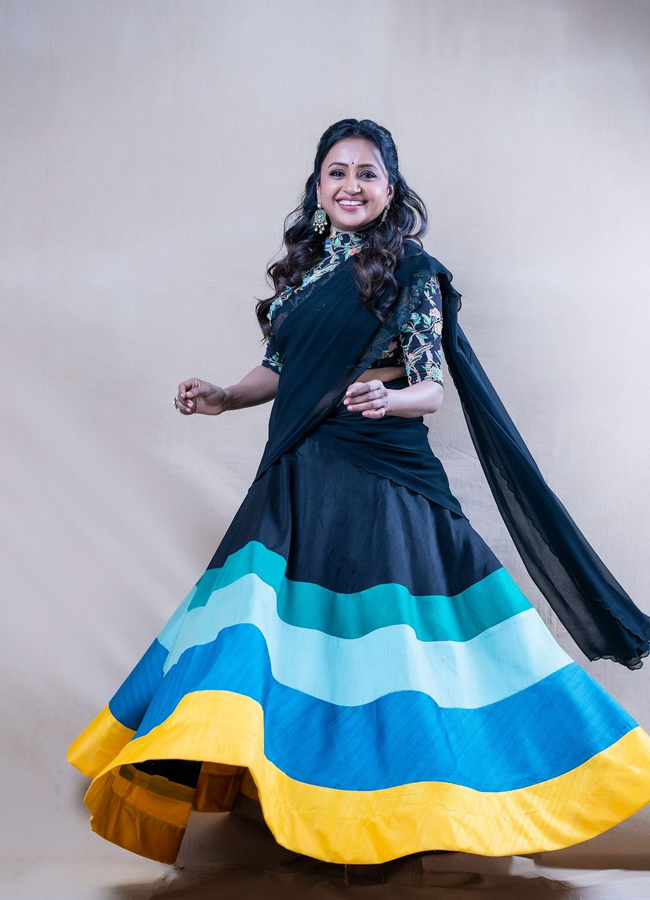 Anchor Suma Kanakala Looks Beautiful In Anarkali Dress 10