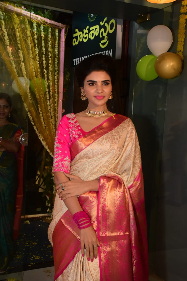 Actress Varsha At Pakashastra Restaurant Launch Event Photos Viral4