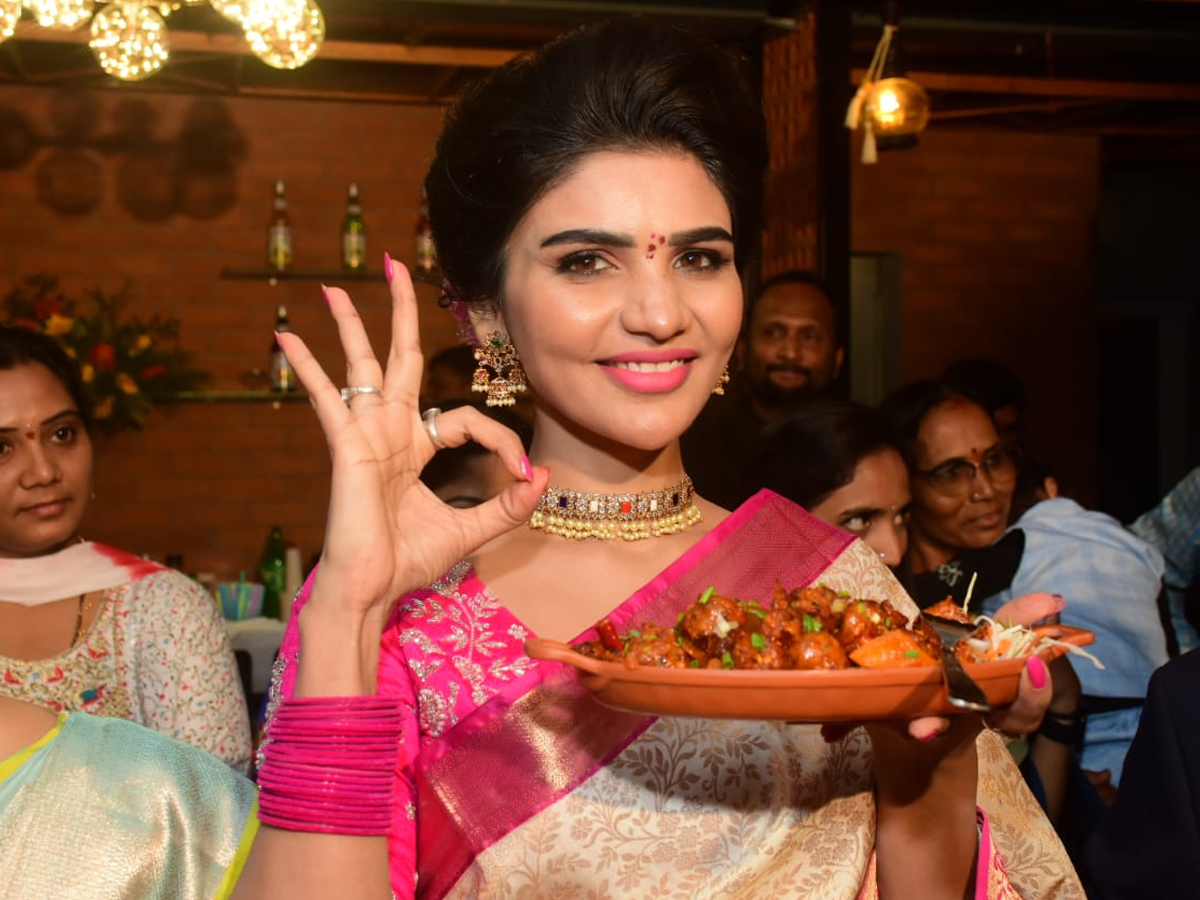 Actress Varsha At Pakashastra Restaurant Launch Event Photos Viral6