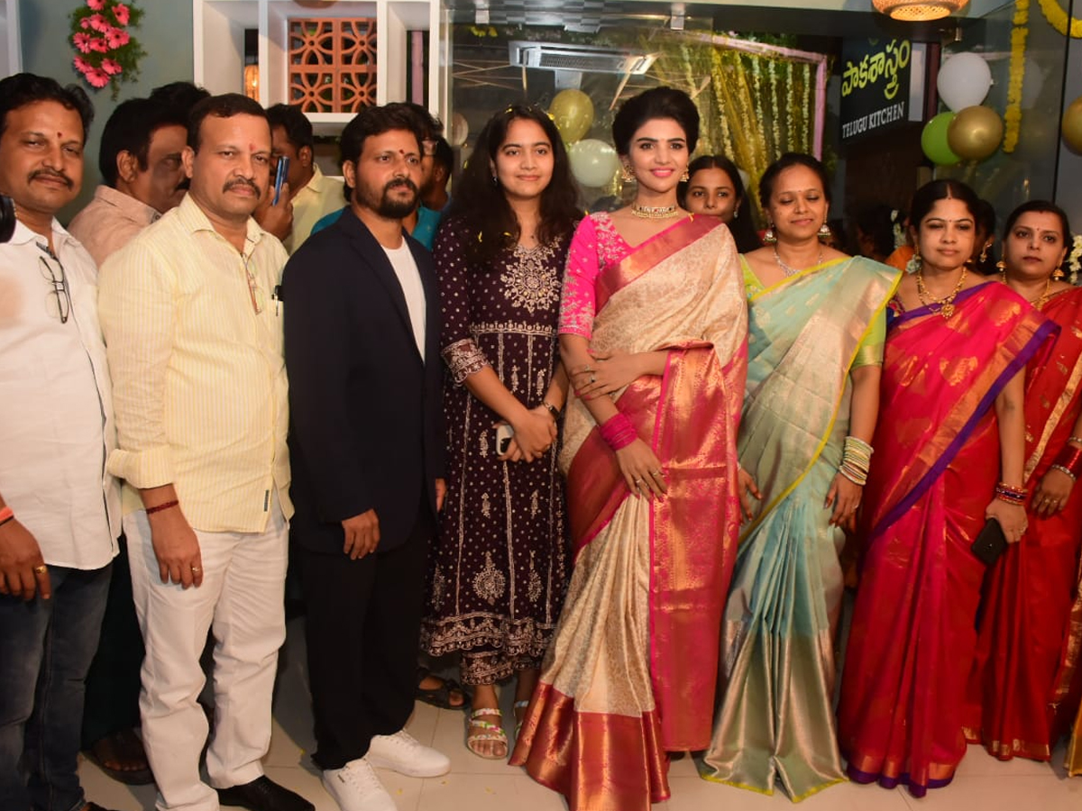 Actress Varsha At Pakashastra Restaurant Launch Event Photos Viral7