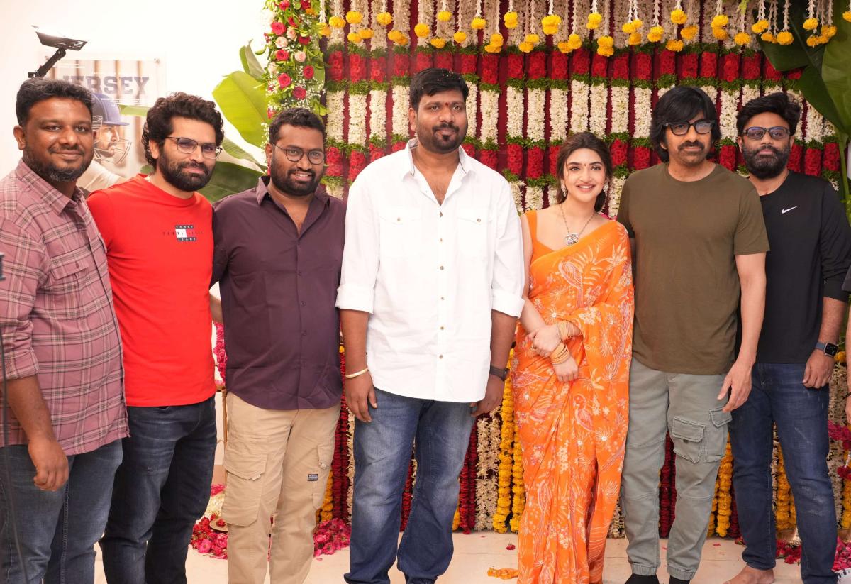 Sithara Entertainments Launch Mass Maharaja Ravi Teja New Movie Pooja Ceremony Photos1