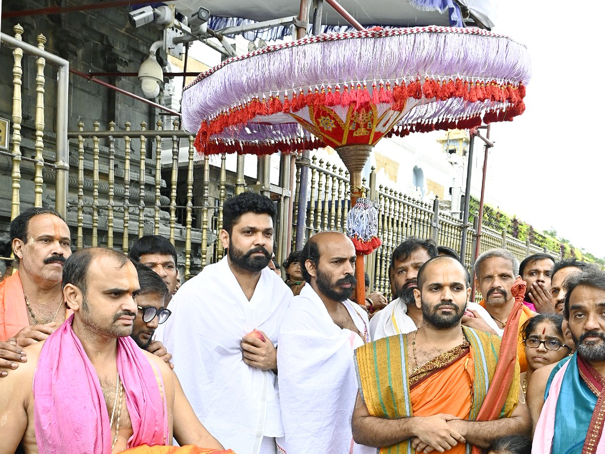 Movie Celebrities Visited Tirumala Temple Photos13