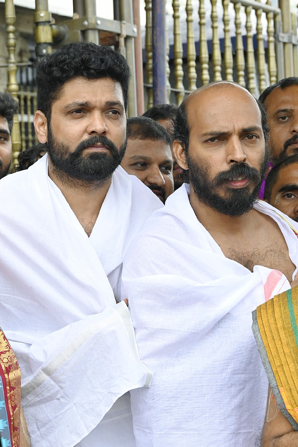 Movie Celebrities Visited Tirumala Temple Photos15