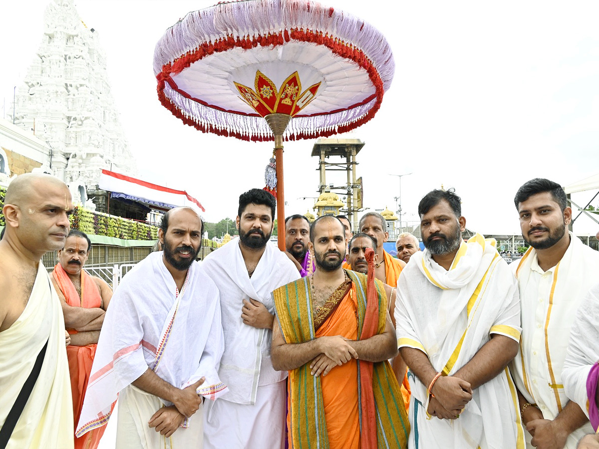 Movie Celebrities Visited Tirumala Temple Photos17