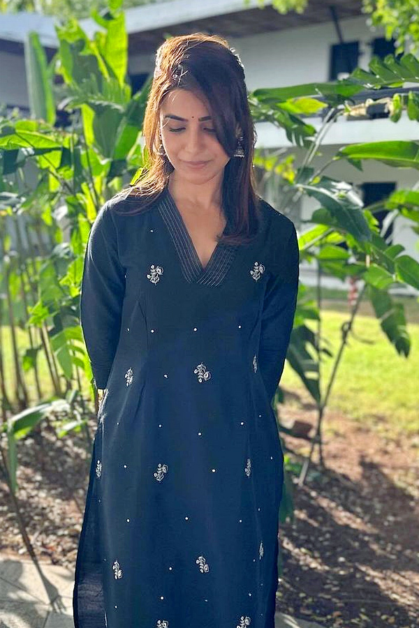 Samantha Ruth Prabhu Shares Meditative Moments From Ashram Photos7