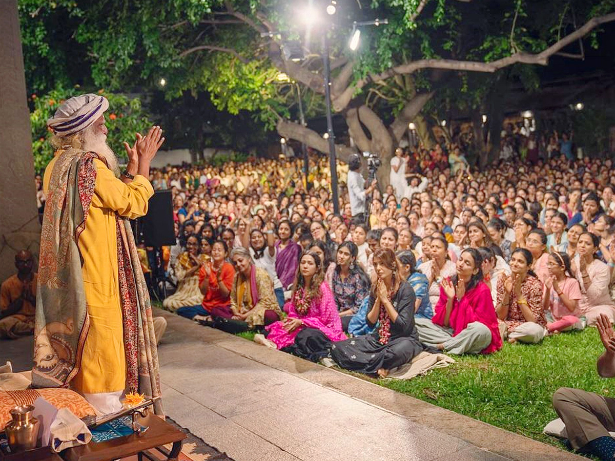 Samantha Ruth Prabhu Shares Meditative Moments From Ashram Photos8