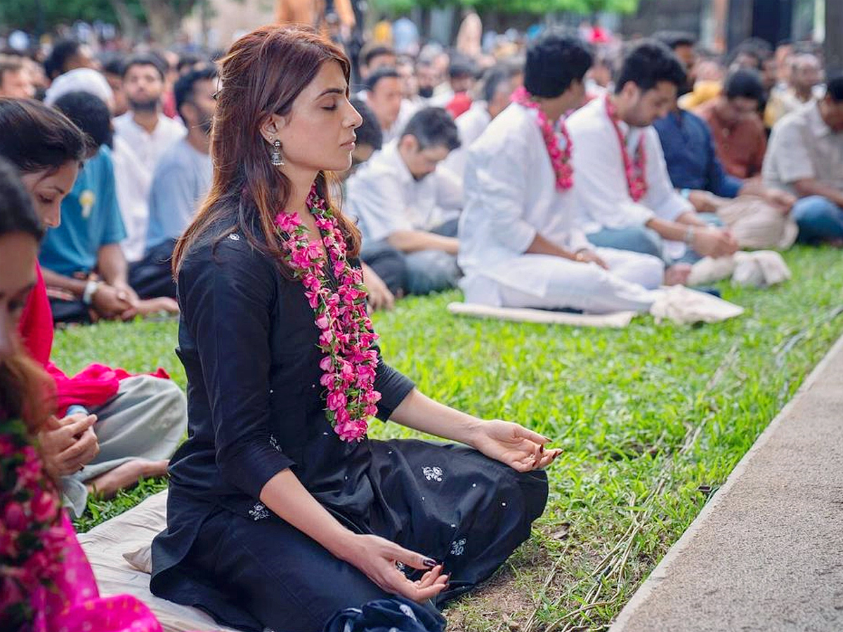 Samantha Ruth Prabhu Shares Meditative Moments From Ashram Photos3