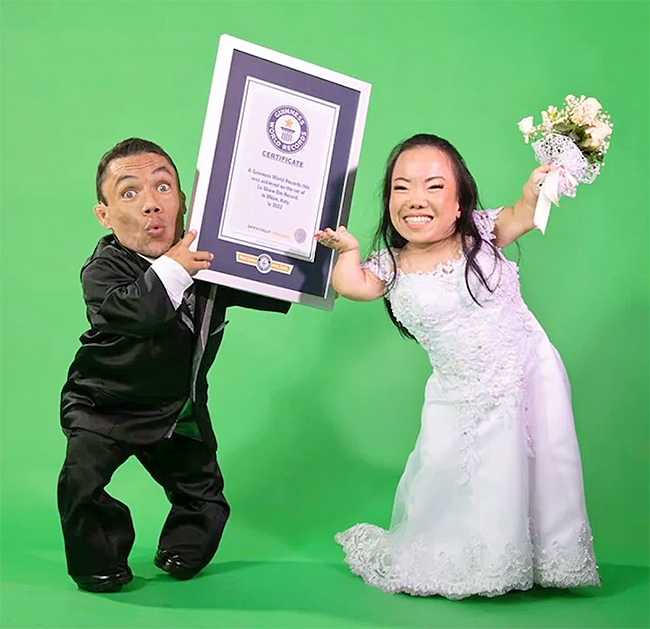 Worlds Shortest Married Couple Makes Guinness World Record2