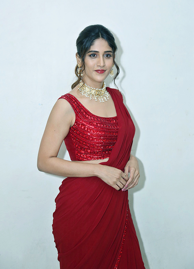 actress chandini chowdary latest photos12