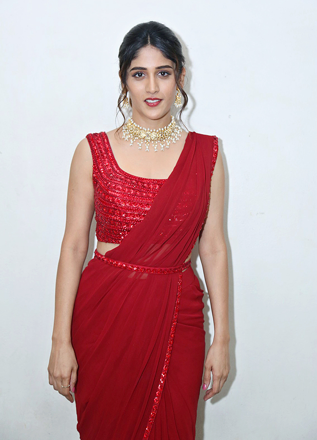 actress chandini chowdary latest photos4