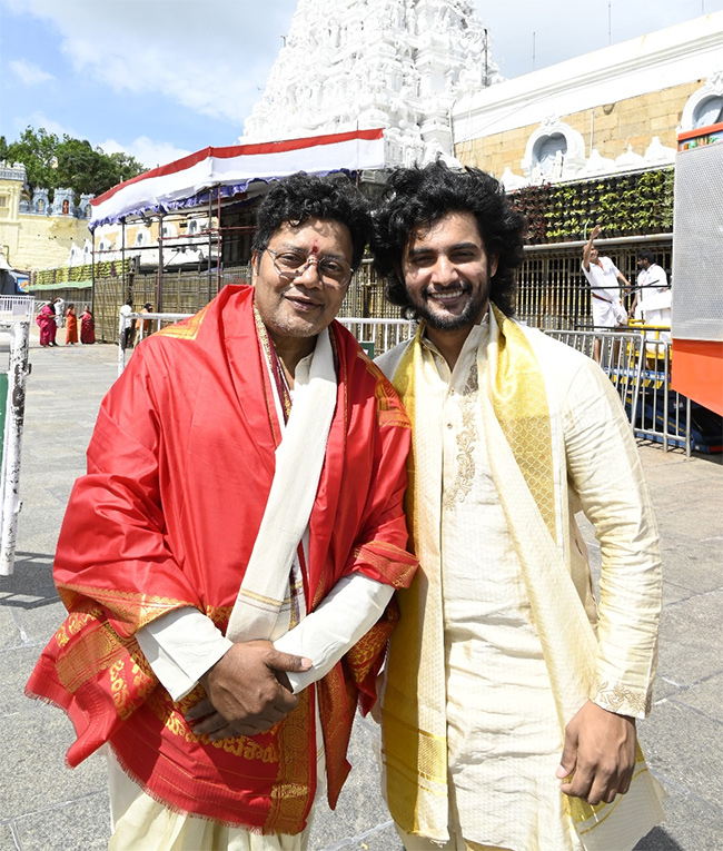 Actor Sai Kumar Family Visits Tirumala: Photos14